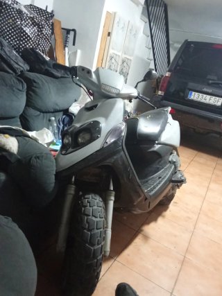 Yamaha BWS Scooter Gris y Negro