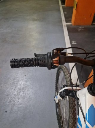Bicicleta B-Pro 26 Blanca y Azul