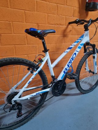 Bicicleta B-Pro 26 Blanca y Azul