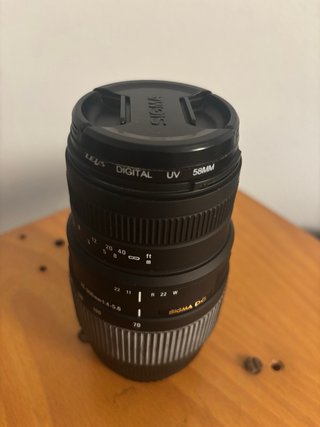 Sigma 70-300mm f/4-5.6 DG Macro Canon EF + parasol