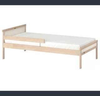 Cama infantil con barrera protectora