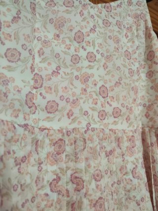 Vestido Hollister floral rosa y blanco