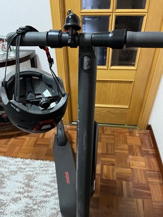 Segway Ninebot E45E ¡Seminuevo + Casco Incluido!