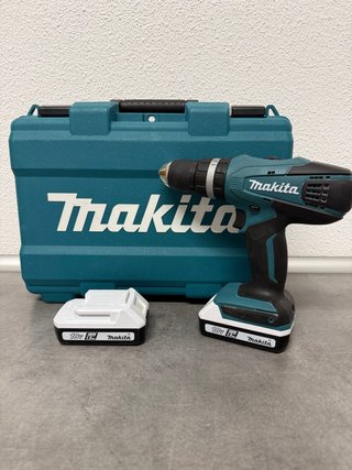 Taladro Makita HP457DWE con 2 baterías y cargador