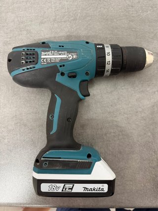 Taladro Makita HP457DWE con 2 baterías y cargador