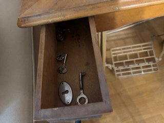 Máquina de coser antigua Alfa en funcionamiento