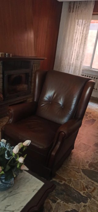 Sofás de piel marrones