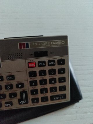 Calculadora Casio FX-750P Programable