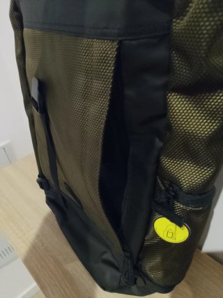 Mochila Eastpak Tecum Roll 20L Negra/Verde