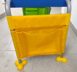 Tavolo per bambini blu e giallo