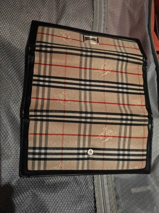 Cartera Burberry Beige y Roja