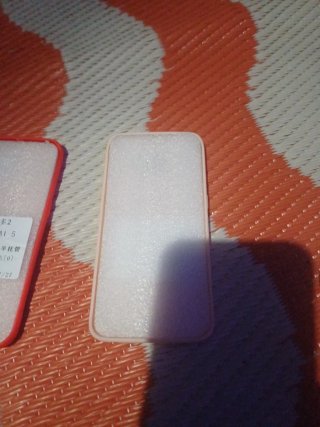 Funda móvil con diseño chica y Torre Eiffel
