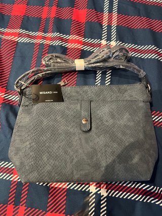 Bolso azul efecto piel serpiente
