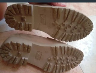 Mocasines ante beige de Xti en perfecto estado