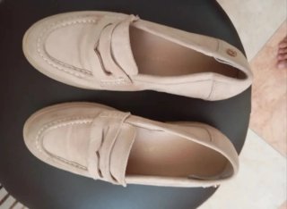 Mocasines ante beige de Xti en perfecto estado