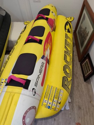 Banana hinchable SPINNERA para playa