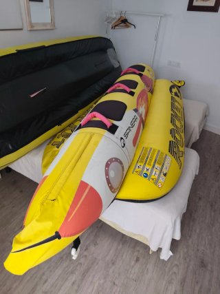 Banana hinchable SPINNERA para playa