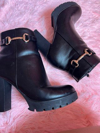 Botas negras tacón plataforma hebilla