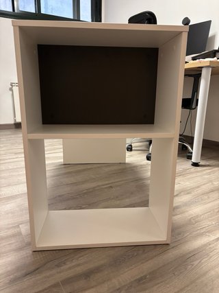 Mesa escritorio blanca y gris con cajón