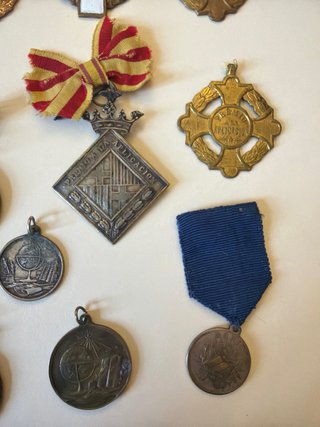 18 Medallas Escolares Antiguas Aplicación