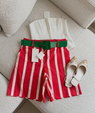 Bermuda rayas rojas y blancas Zara