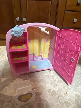 Armario Nenuco rosa con accesorios