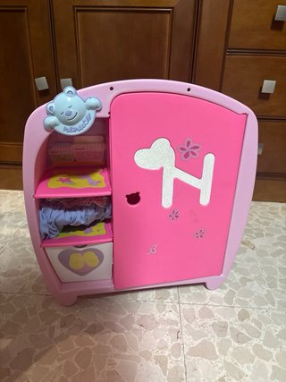Armario Nenuco rosa con accesorios