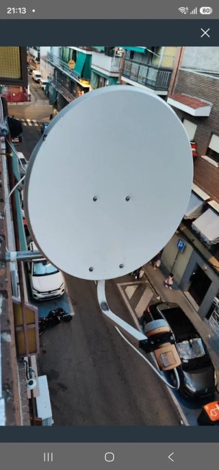 Antena parabòlica. coge todos los satélites.