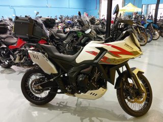 ZONTES Adventure Moto Blanca y Roja
