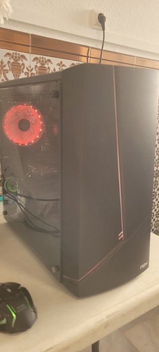 PC Gaming Completo Negro y Rojo