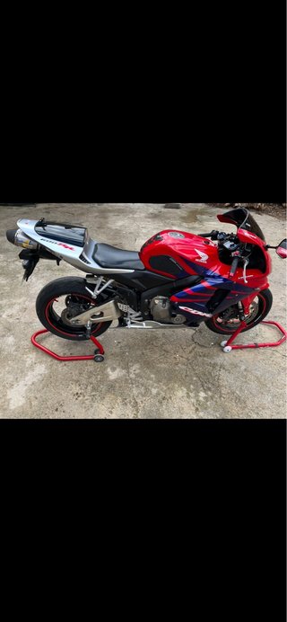 Honda CBR 600RR 2005 Roja y Azul