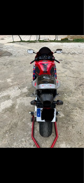 Honda CBR 600RR 2005 Roja y Azul