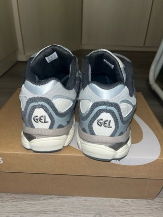 Asics Gel NYC gris y blanco, dos usos pero nuevas