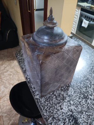 Jarrón Tibor Metálico y Madera