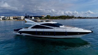 Alquilar Yate 22M para eventos en la Costa Dorada.