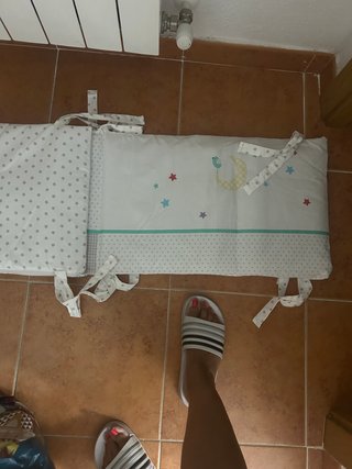 Cuna con colchón, chichonera y nórdico
