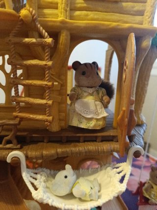 Casa del Árbol con cabaña Sylvanian Family