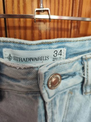 Bermudas Stradivarius Vaqueras Desgastadas