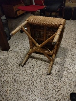 Silla de mimbre y caña