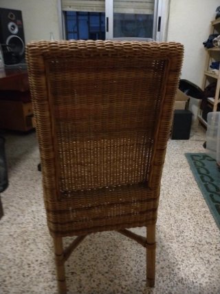 Silla de mimbre y caña