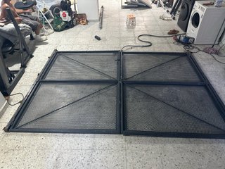 Puerta de garaje 2 hojas y barandilla