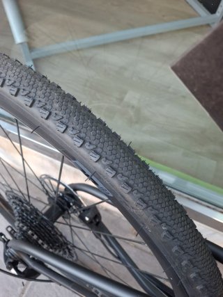 Berria Hallroad HPR Apex 12v