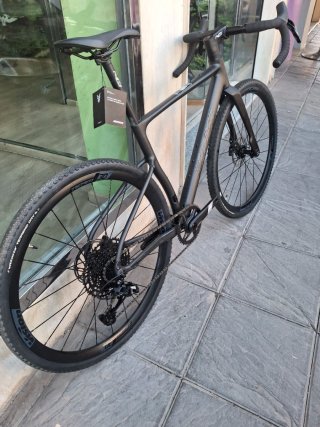 Berria Hallroad HPR Apex 12v