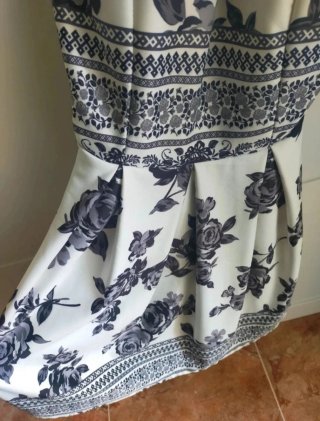 Vestido tablas halter estampado floral