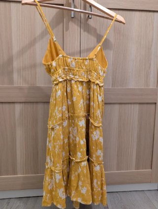 Vestido amarillo floral