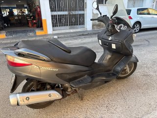 Suzuki Burgman 200 C.C. Maxi Scooter Gris