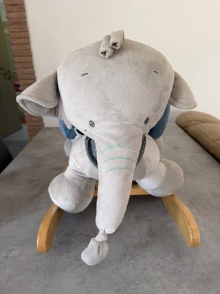 Elefante a dondolo morbido