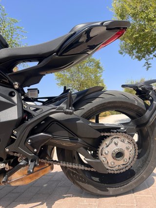 MV Agusta Brutale 800R 2025 Negra 2200km