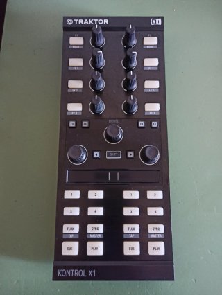 Traktor Kontrol Z1 y X1