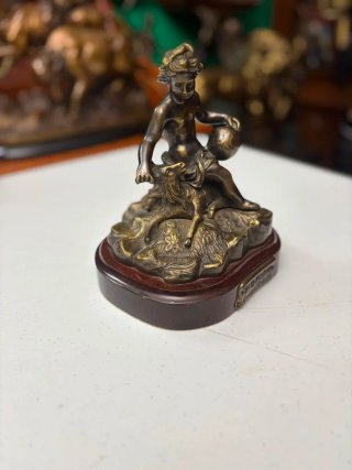 Figura de bronce Celdra auténtica firmada por el